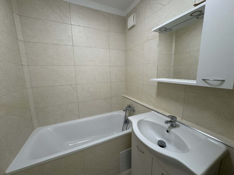 04187398-2eec-4879-bb76-347c5885d908