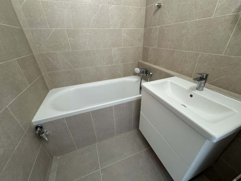 67aa4213-08c2-4239-b806-944273f5a800