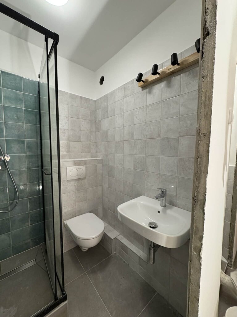 9a405ea6-e730-4b26-843b-39b113d3f87f